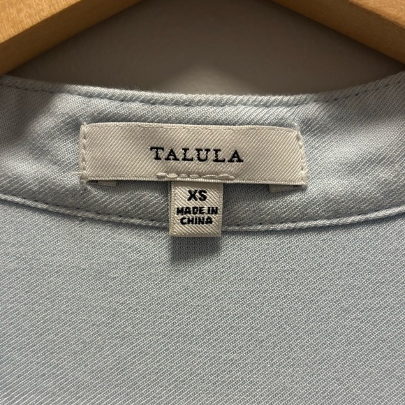Aritzia TALULA Sleeveless Button Detail Shirt
Blouse baby blue - Picture 5 of 5